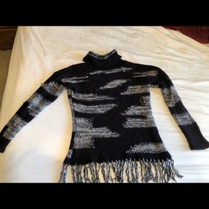 Venus fringe sweater XL